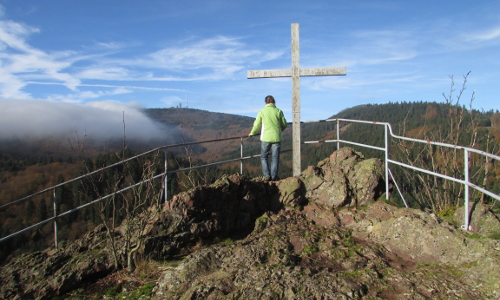 6 IMG 0878 Aschenbergstein mit Blick Inselsberg Geopark beitrag 6 IMG 0878 Aschenbergstein mit Blick Inselsberg Geopark beitrag „Erdgeschichte wird erlebbar Nationale Geoparks