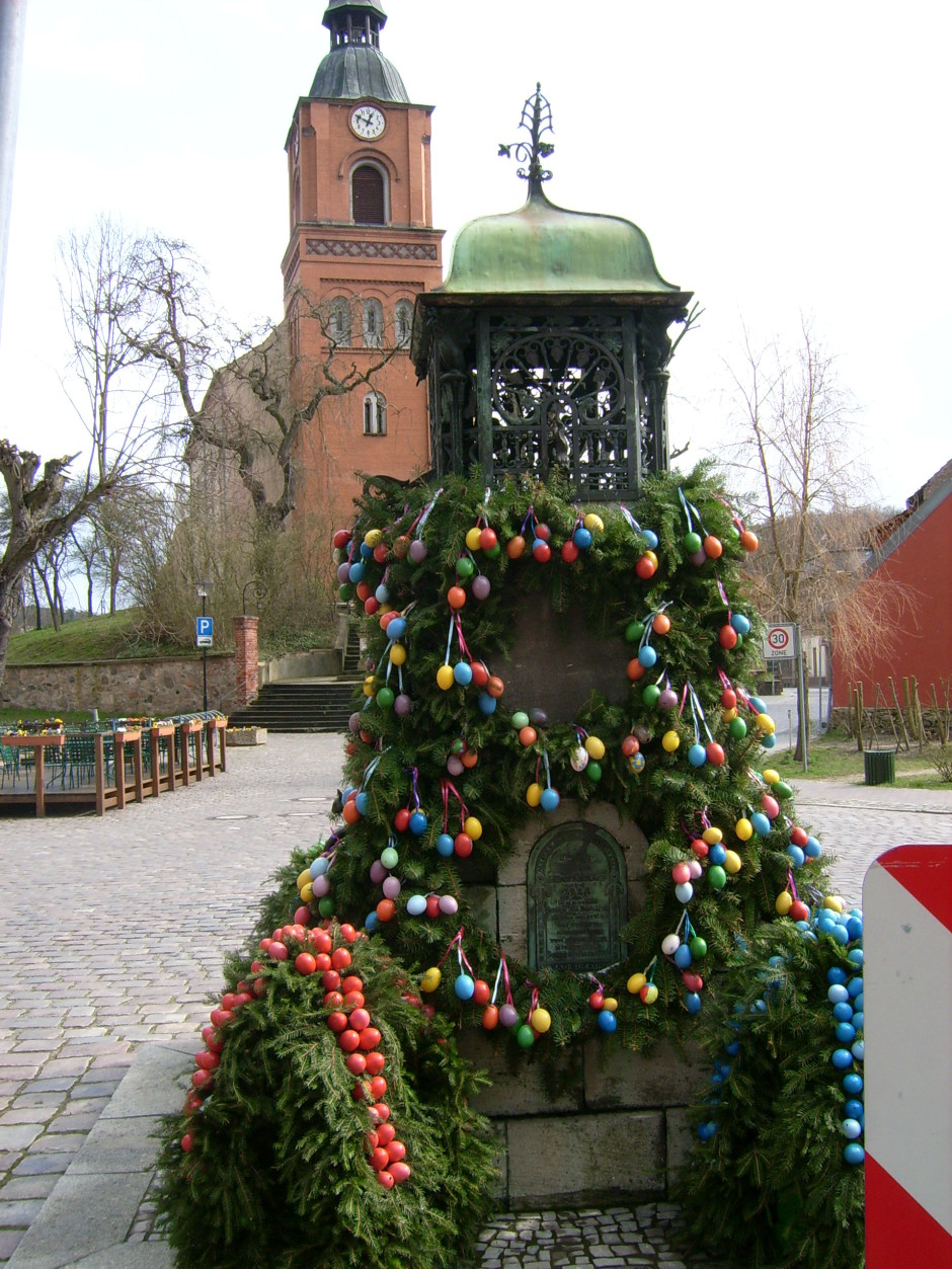 Osterbrunnen - Copyright: VDN/Karin Lauen