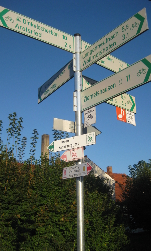 Ein gut ausgeschildertes Rad- und Wanderwegenetz bietet sich den Besuchern des Naturpark Augsburg – Westliche Wälder ® Naturpark Augsburg-Westliche Wälder