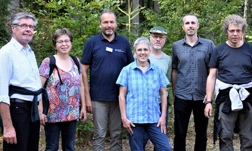 Neuer Vorstand des Verbandes Deutscher Naturparke (v.l.): Präsident Friedel Heuwinkel, Detmold; 2. Stellvertreterin Gudrun Rau, Hermeskeil; Beisitzer Roland Schöttle, Feldberg; Marion Klein, Bad Endbach; Andreas Wennemann, Idstein; Julian Bruhn, Gemünden; Dr. Mario Schrumpf, Stechlin. Nicht im Bild: Landrat Thomas Fügmann, Schleiz; Sonja Papenfuß, Hannover; Landrat Dr. Karl Döhler, Wunsiedel. © VDN